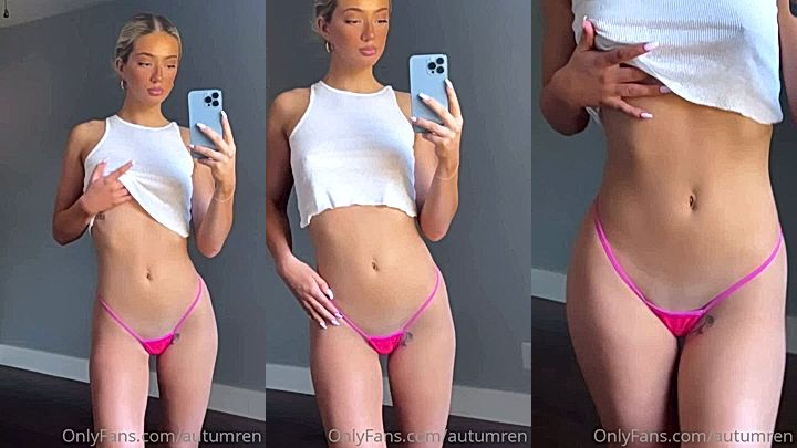 Autumren taking selfie showing off her sexy slim body