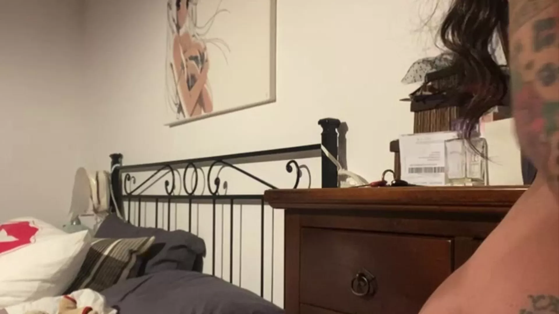 Alex Mucci onlyfans posing naked on camera