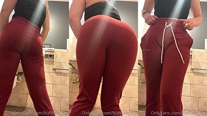onlyfans Womanwearingred push out her house in leaked video