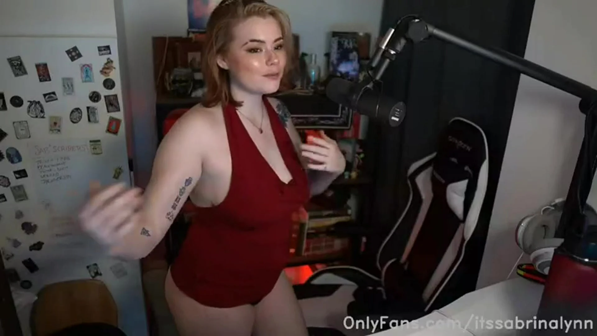 Sabrina Lynn strips her top exposing her tits in onlyfans leaked video