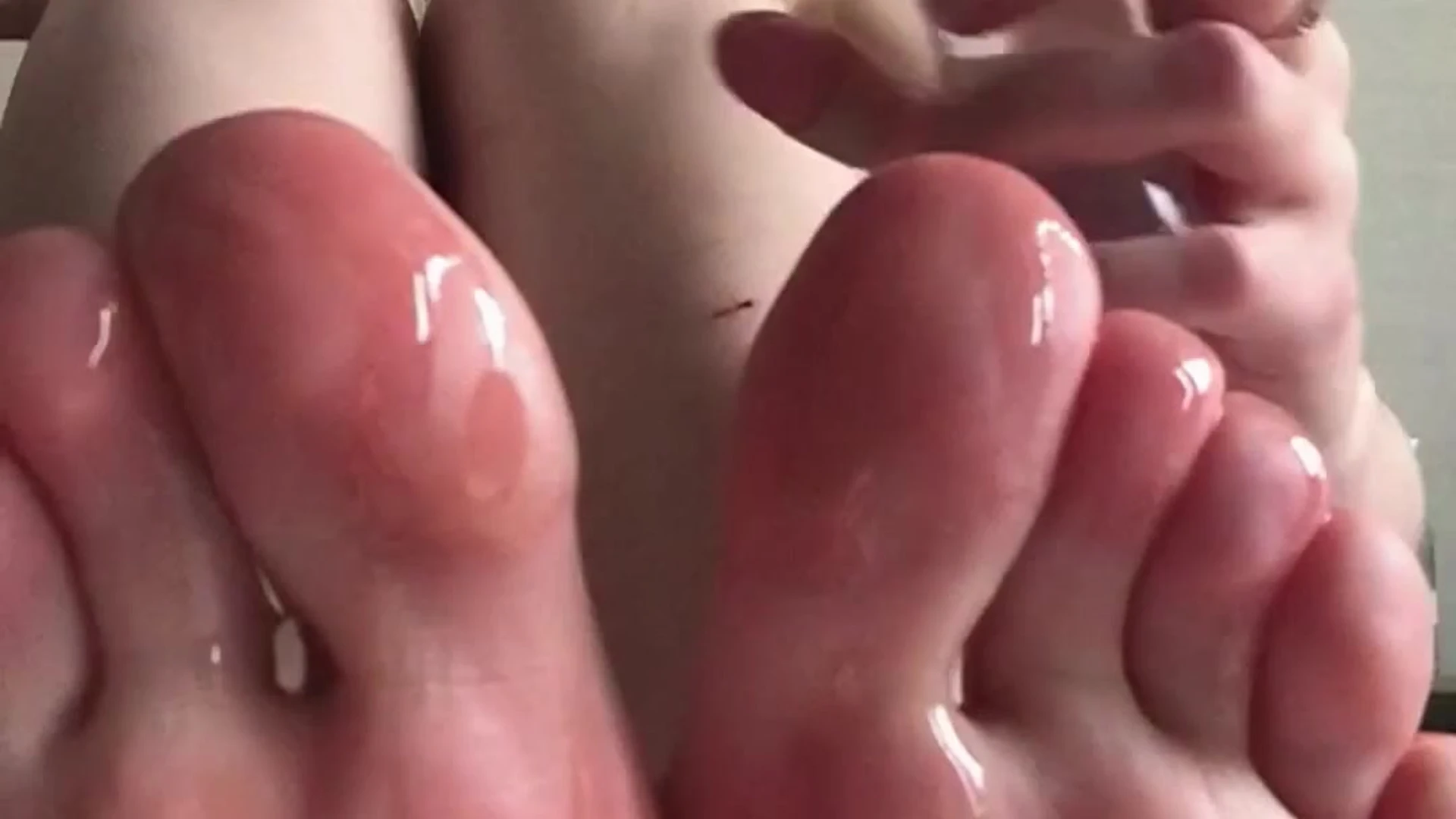 onlyfans Freya Mayer leaked oiled feet video