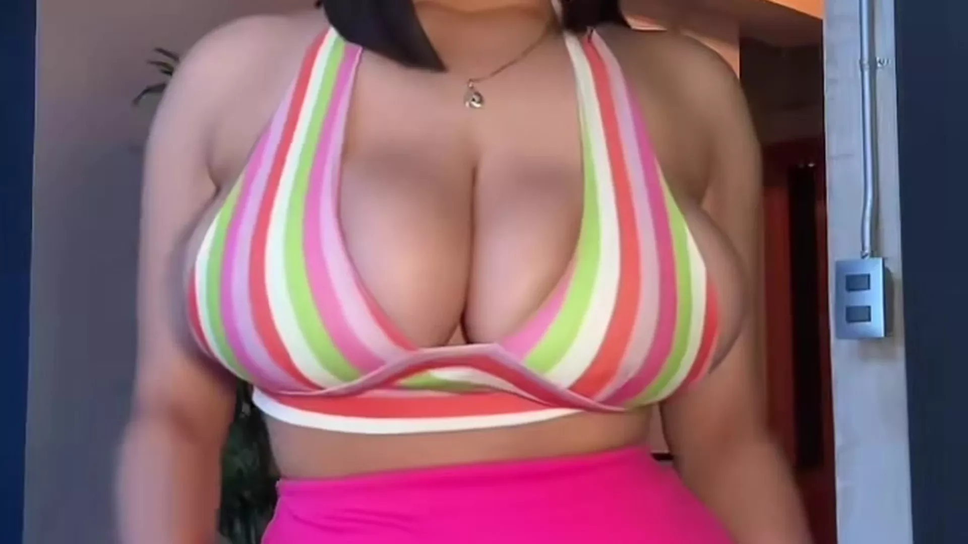 AudryAdames onlyfans video in a sexy pink clothing