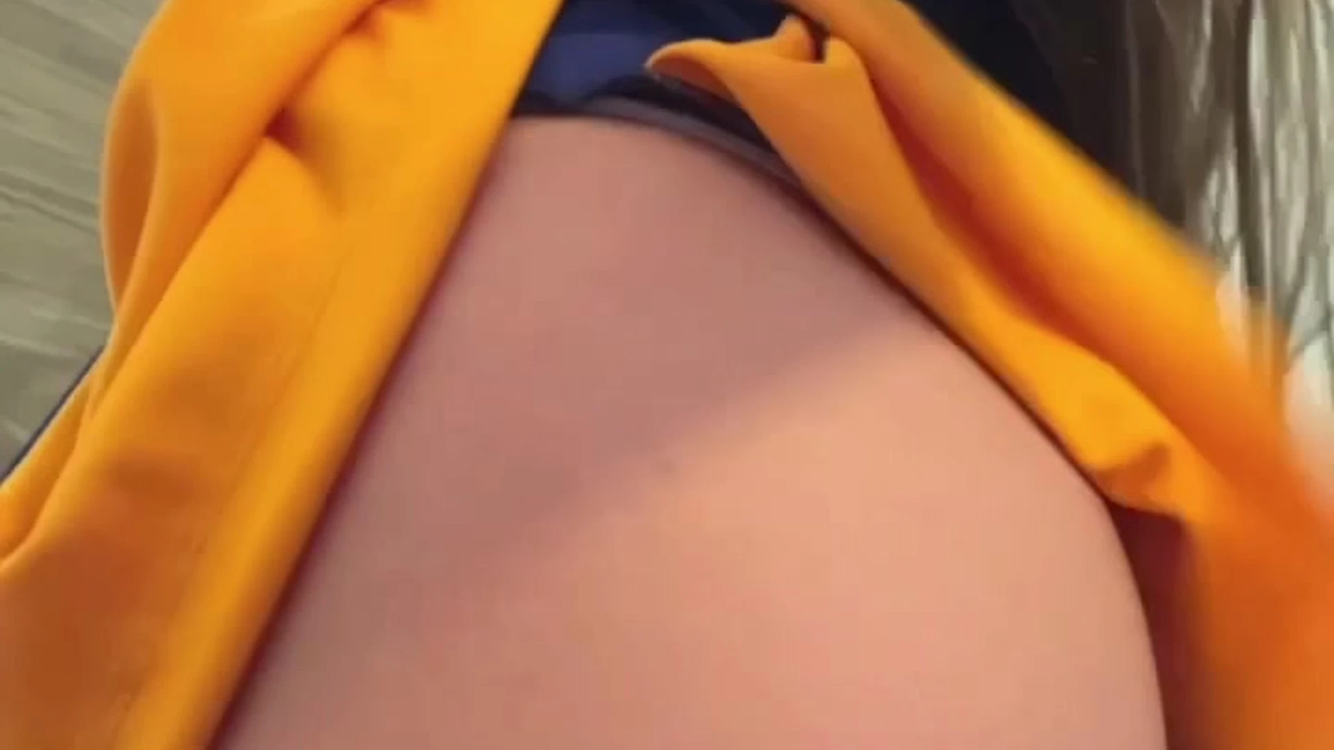 onlyfans Giulia Rosa pulling her dress up to shake her big ass