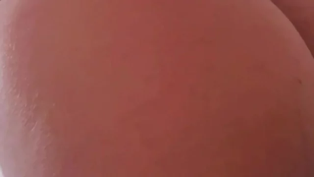 onlyfans big ass model Giulia Rosa taking a video of her bare ass