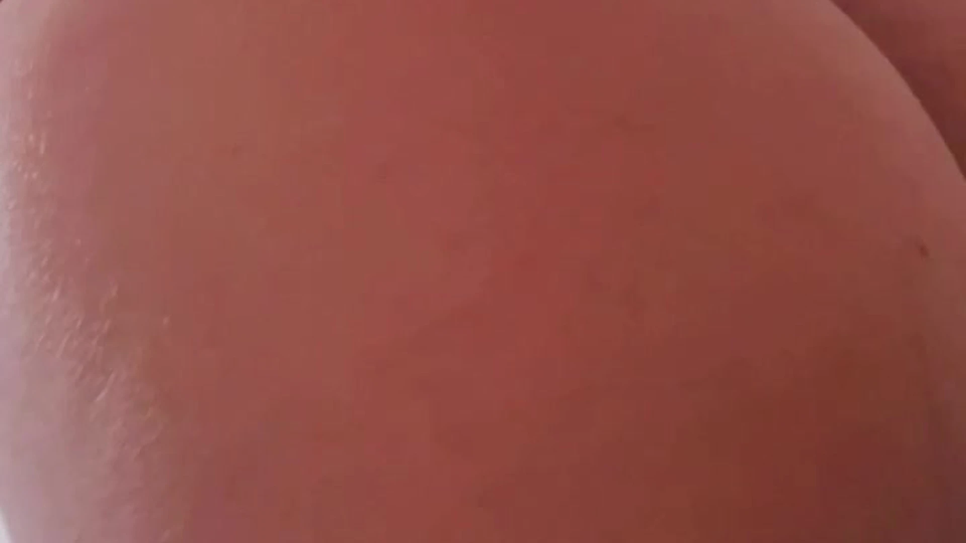 onlyfans big ass model Giulia Rosa taking a video of her bare ass
