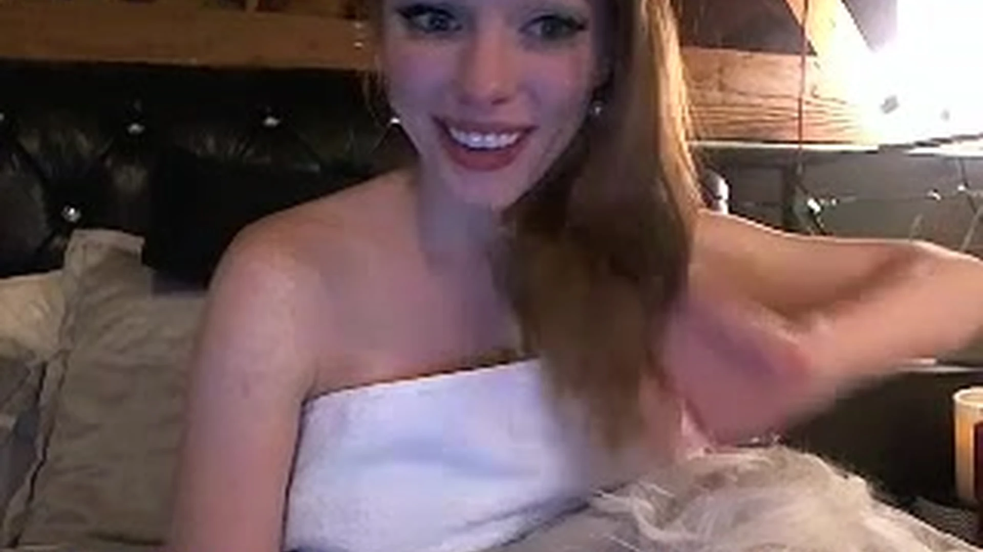 Austin White having a livestream with her fans in leaked video