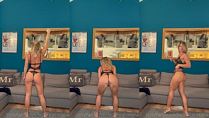 federicacorona onlyfans posing showing her ass in a sexy lingerie