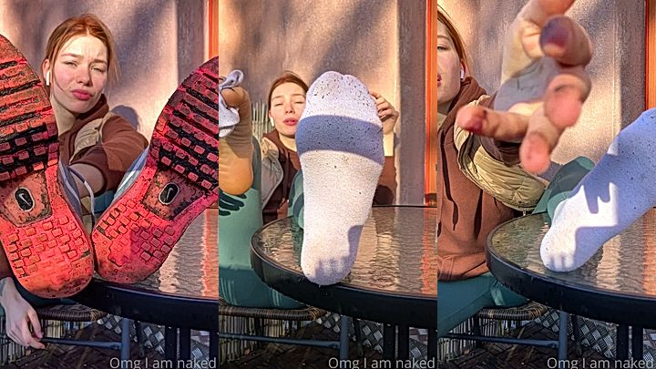 onlyfans aventurinex taking off her shoes and socks showing off her oily feet