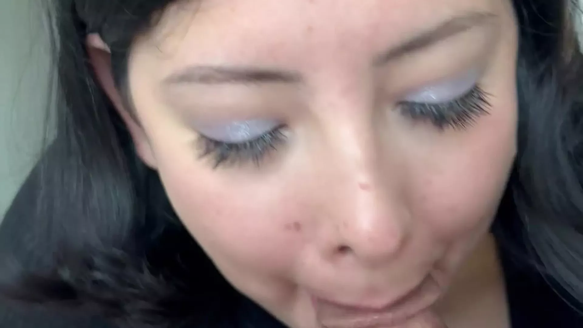 sexy WoeAlexandra giving a perfect blowjob on newly leaked video