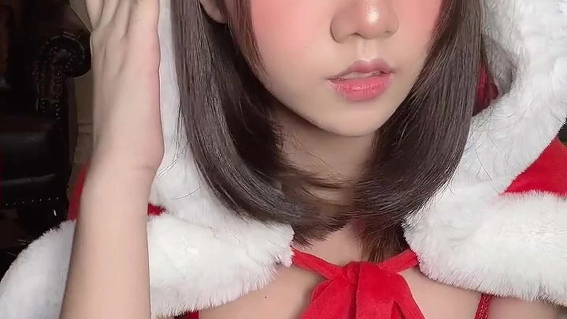 onlyfans moiicos43 posing  in as sexy xmas costume
