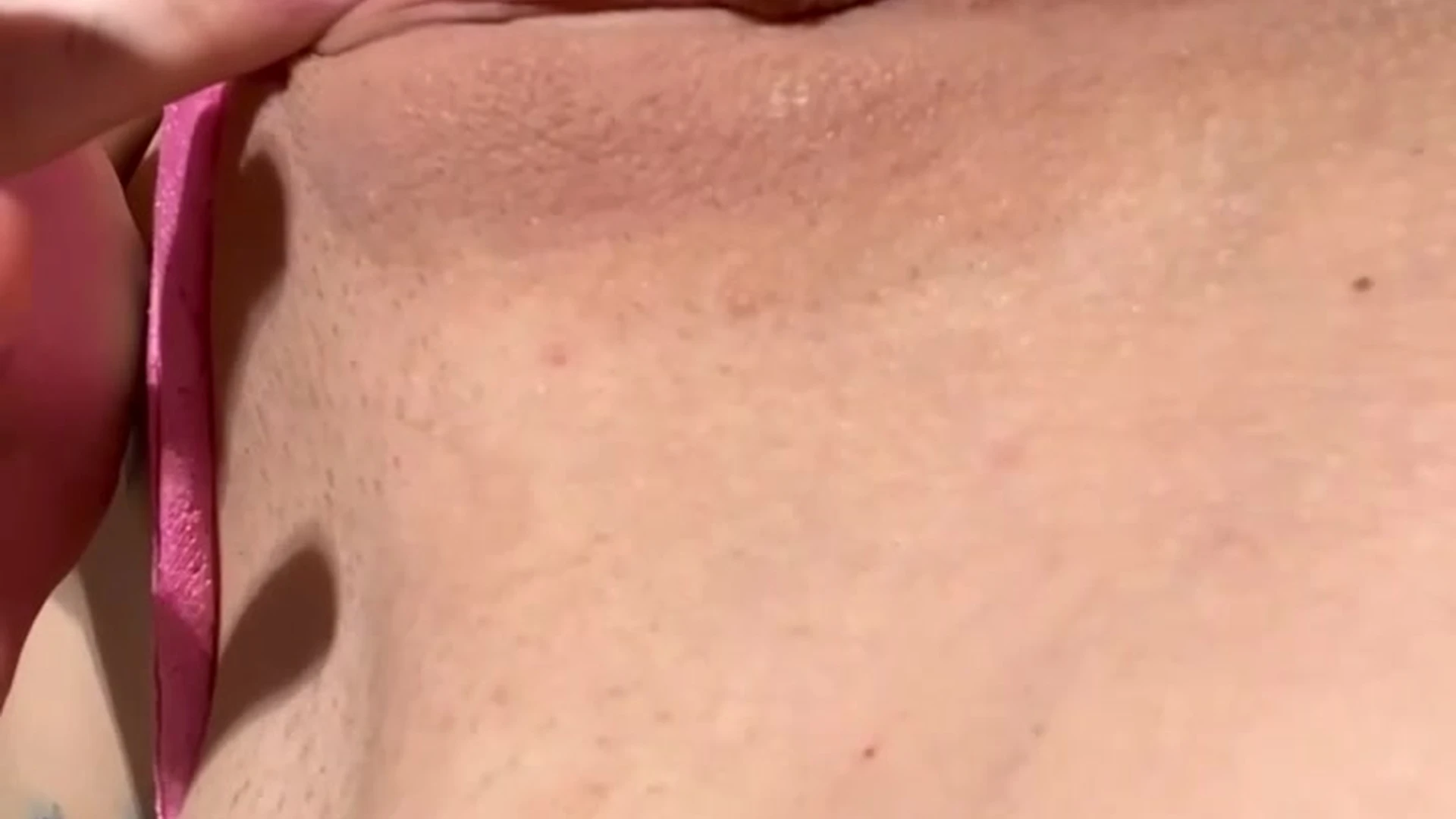 onlyfans leaked xxx video of Baby Riley spreading her pussy