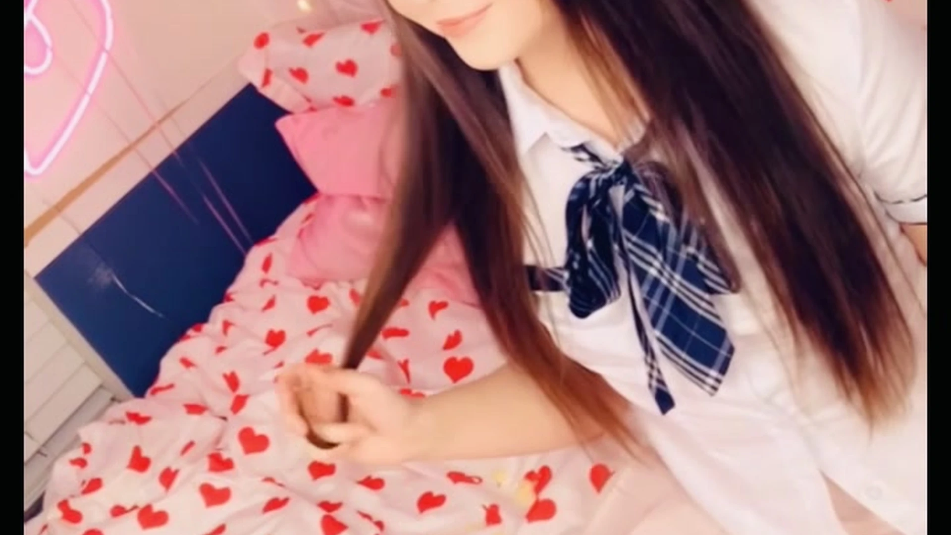 onlyfans Danni Meow rubbing cake all over her ass