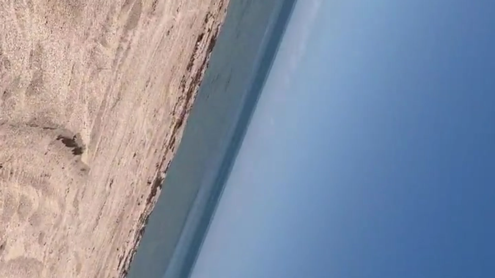 Ellaalexandraxo in a sexy lingerie rubbig her pussy